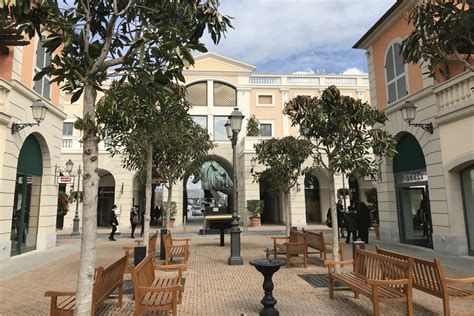 outlet versace caserta|La Reggia Designer Outlet .